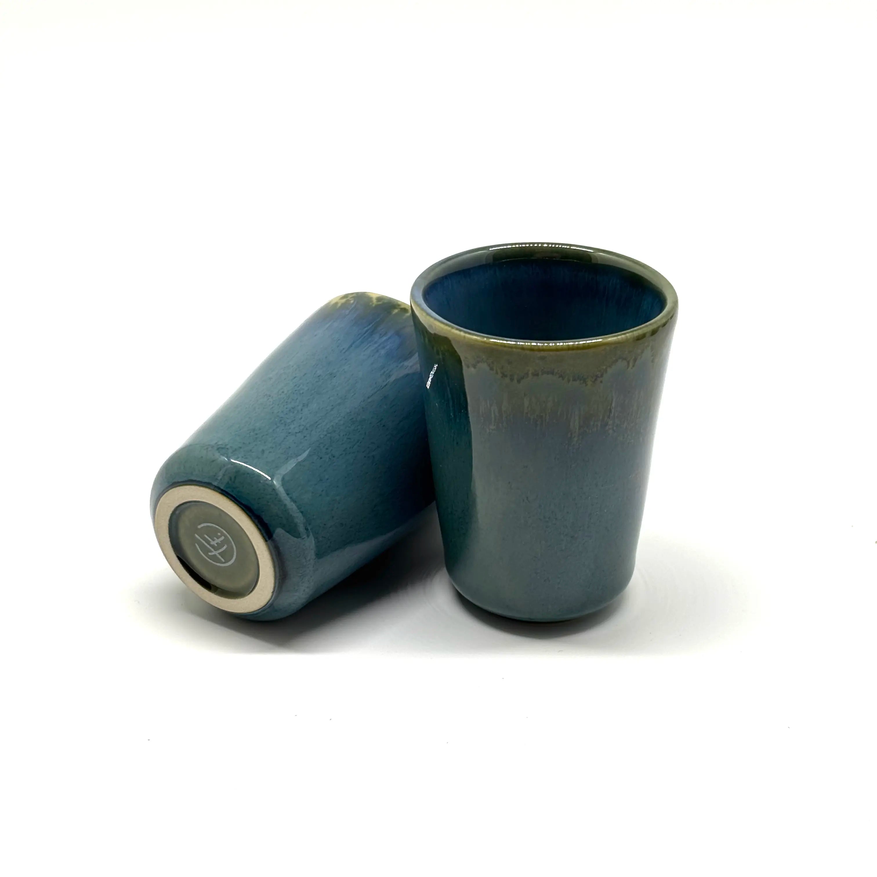 Grüne Keramik Espresso Tasse von Terrafina aus Portugal handgefertigt