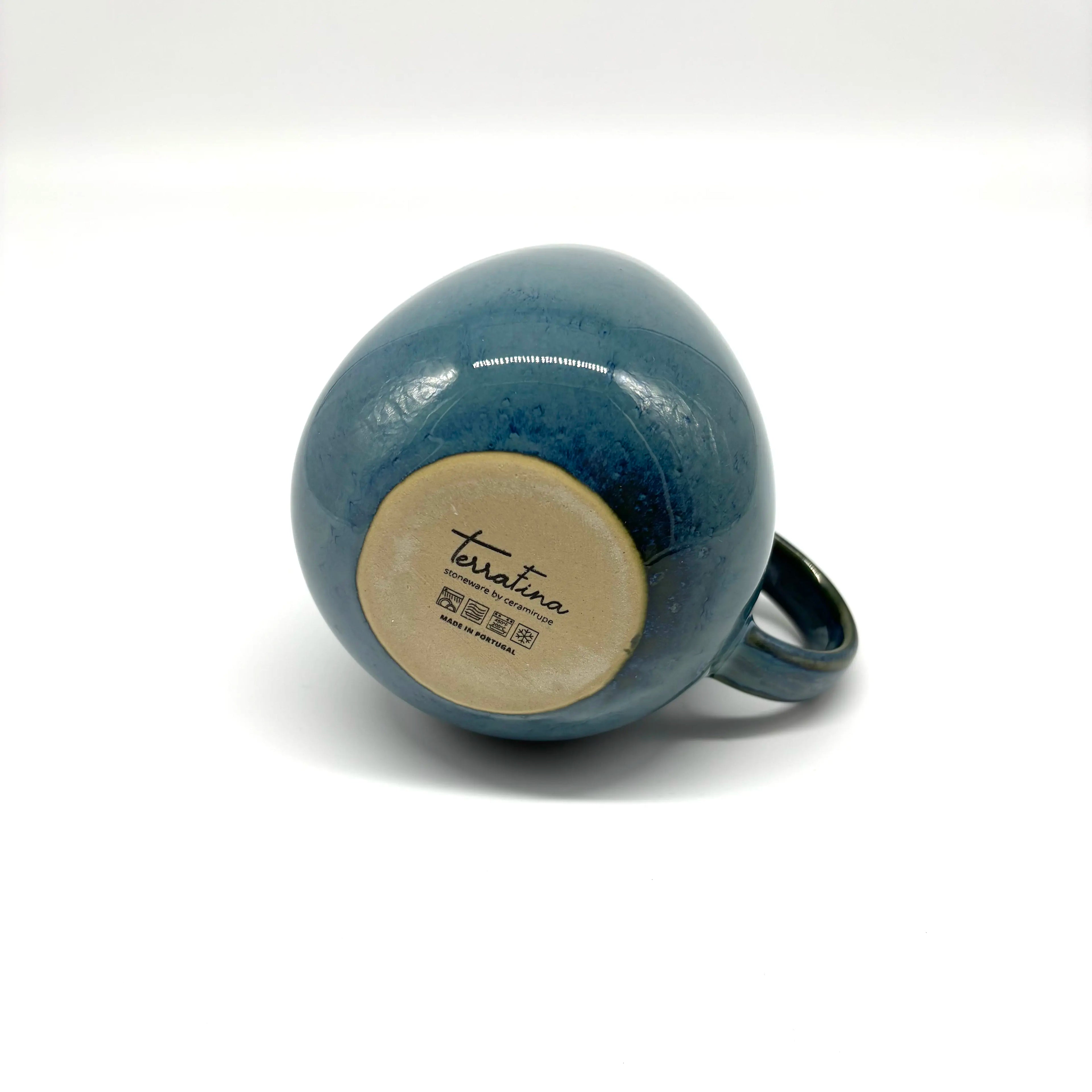 Grüne Keramik Tasse aus Portugal von Terrafina