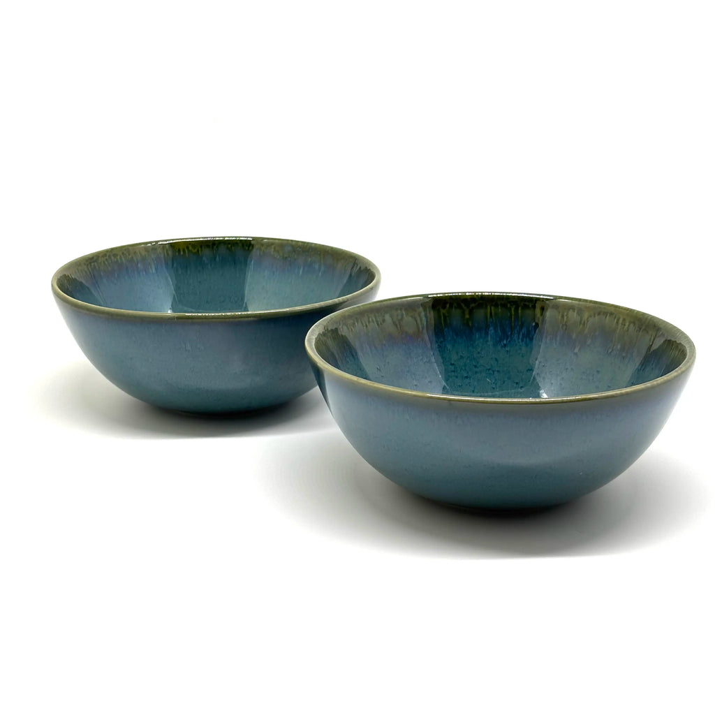 Kleine Keramik Schüsseln in der Farbe blau für Desserts oder Beilagen