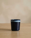 Blaue Espresso Tasse aus Keramik handgefertigt aus Portugal