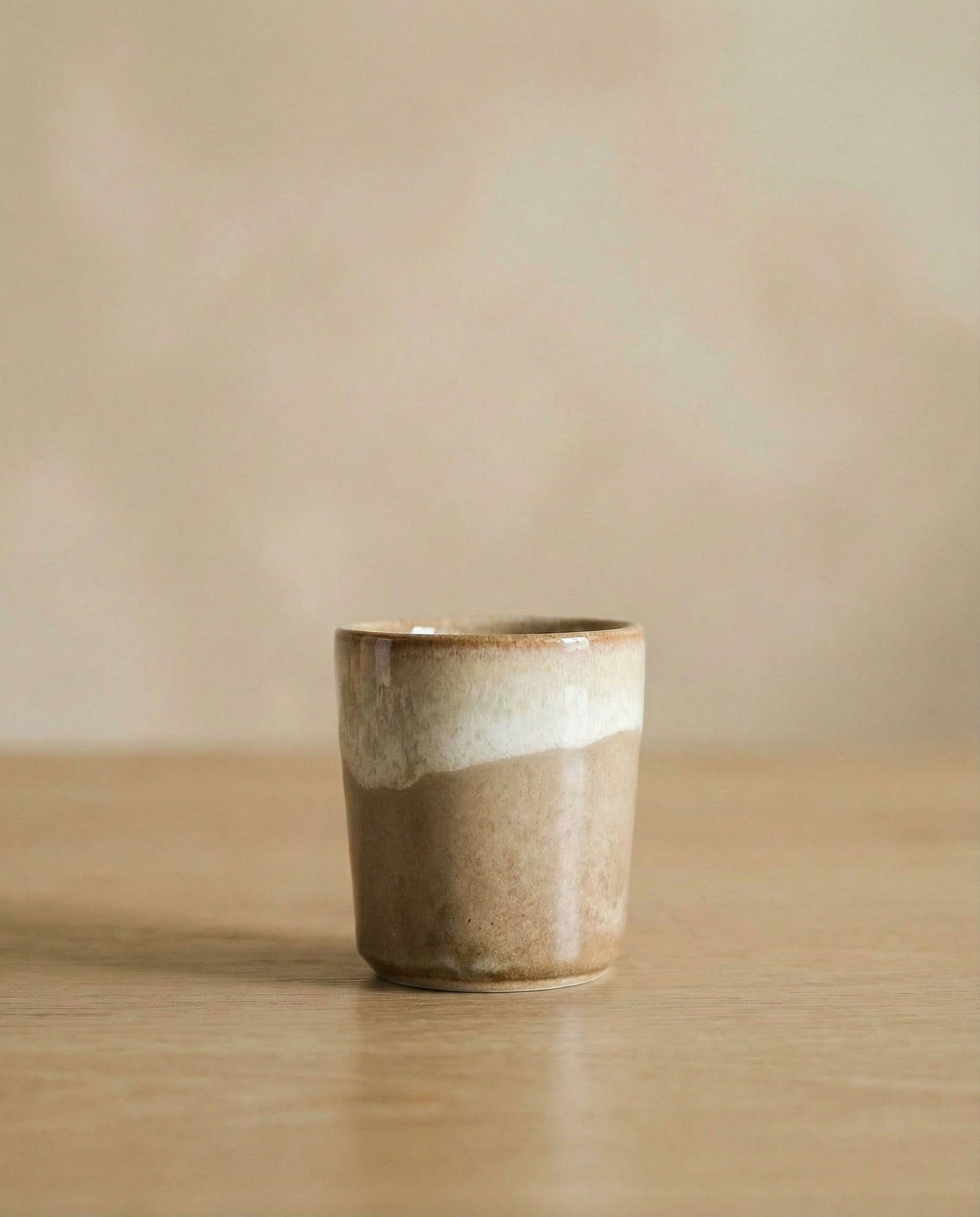 Braune Espresso Tasse aus Keramik handgefertigt aus Portugal