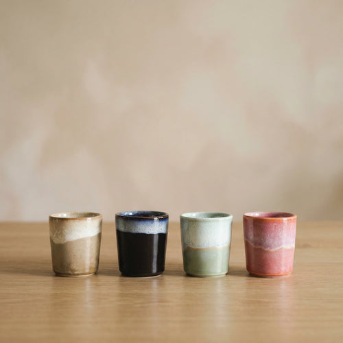 Bunte Keramik Espresso Tassen in verschiedenen Farben 