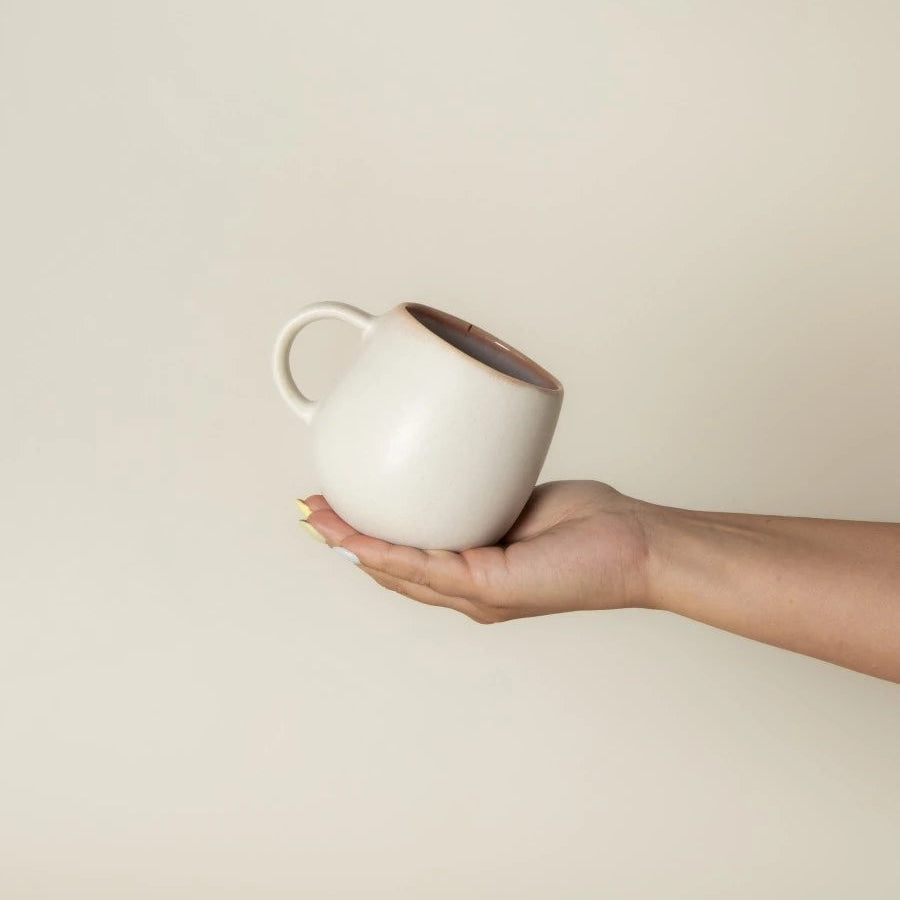 Keramik Tasse handgefertigt in Portugal in weiß und pink