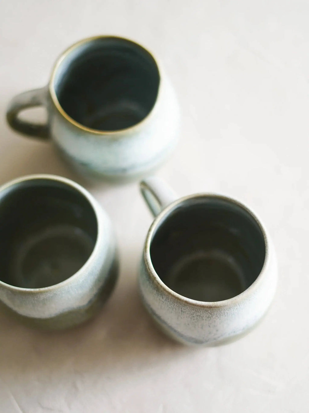 Keramik Tasse handgefertigt in Portugal in der Farbe Grün