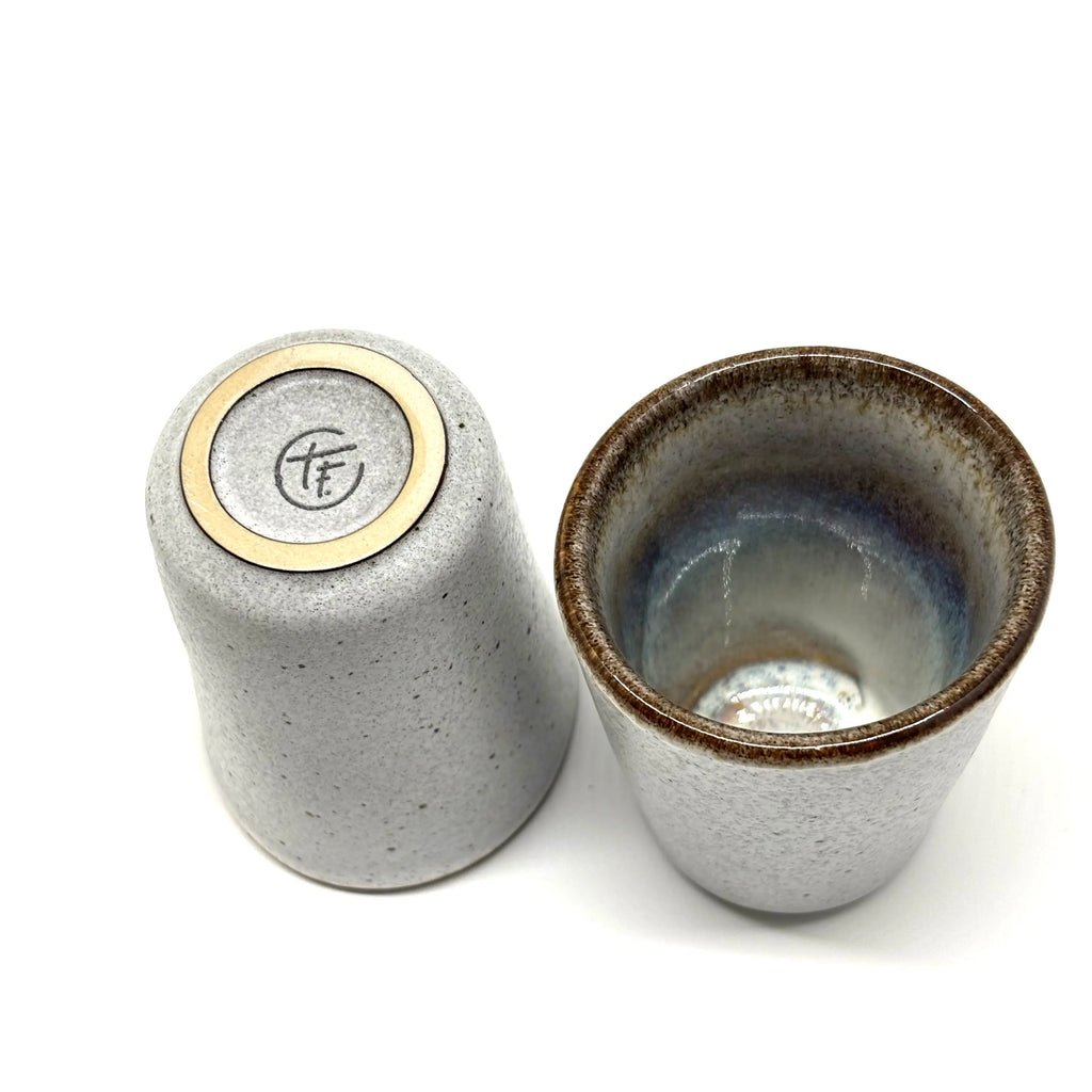 Espresso Tasse aus Keramik handgefertigt in Portugal in blau grau